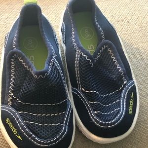 Speedo water shoes 5/6